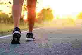 Manfaat Jalan Kaki Rutin Setiap Pagi Hari - Khasiat Simpel Jalur Kaki Pagi Hari serta Akibatnya pada Kesehatan Raga serta Pikiran.