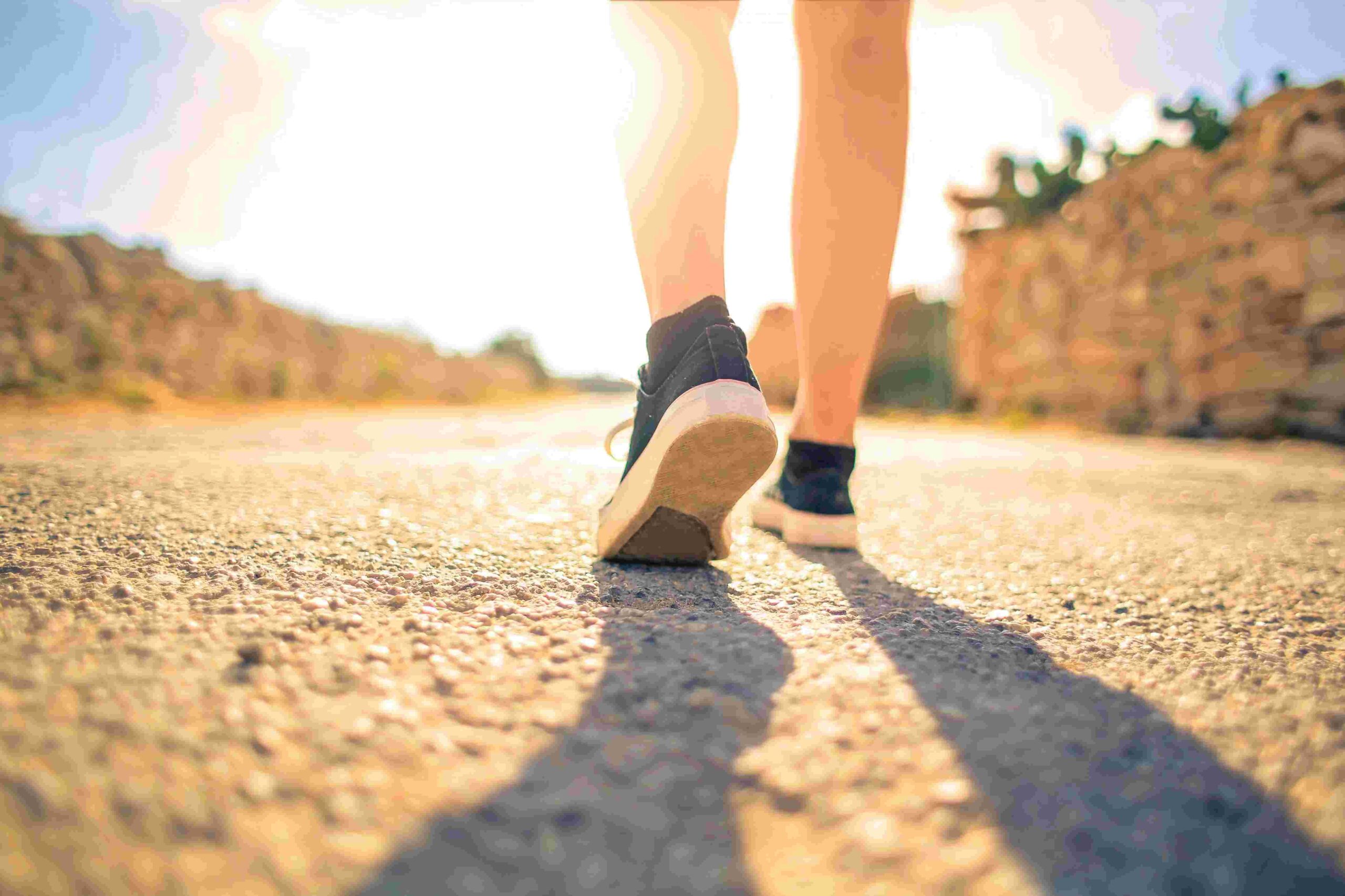 Manfaat Rutin Berjalan Kaki Setiap Hari - Khasiat Berjalan Kaki Teratur Tiap Hari buat Kesehatan Raga serta Mental.