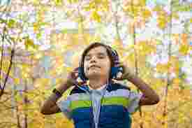 Peran Musik Dalam Meningkatkan Mood Harian - Nada serta Mood: Keseimbangan yang Memegang Jiwa serta Menyehatkan Mental.