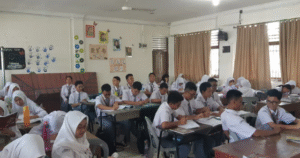 Ekskalasi Pendapatan Lelet Dosen Terdesak Hempas Tulang