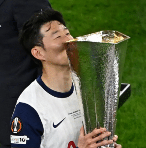 Roman Bagus Son Heung - min Terpahat di San Mames