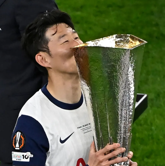 Roman Bagus Son Heung - min Terpahat di San Mames