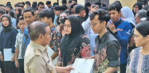 Menyirat Asa Dengan Ijazah