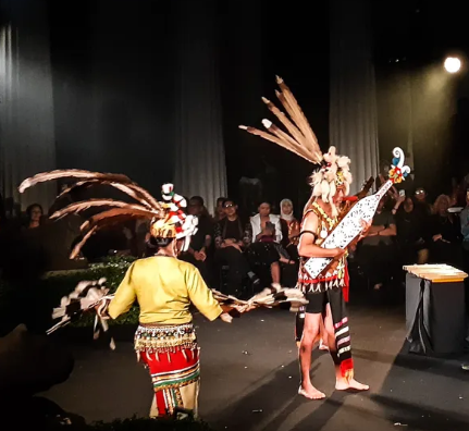 Anyeq Lian, Pengawal Denting Sape Dayak Kenyah