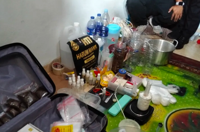 Kamar Kos Di Bos Lampung Jadi Tempat Penciptaan Tembakau Sintetis