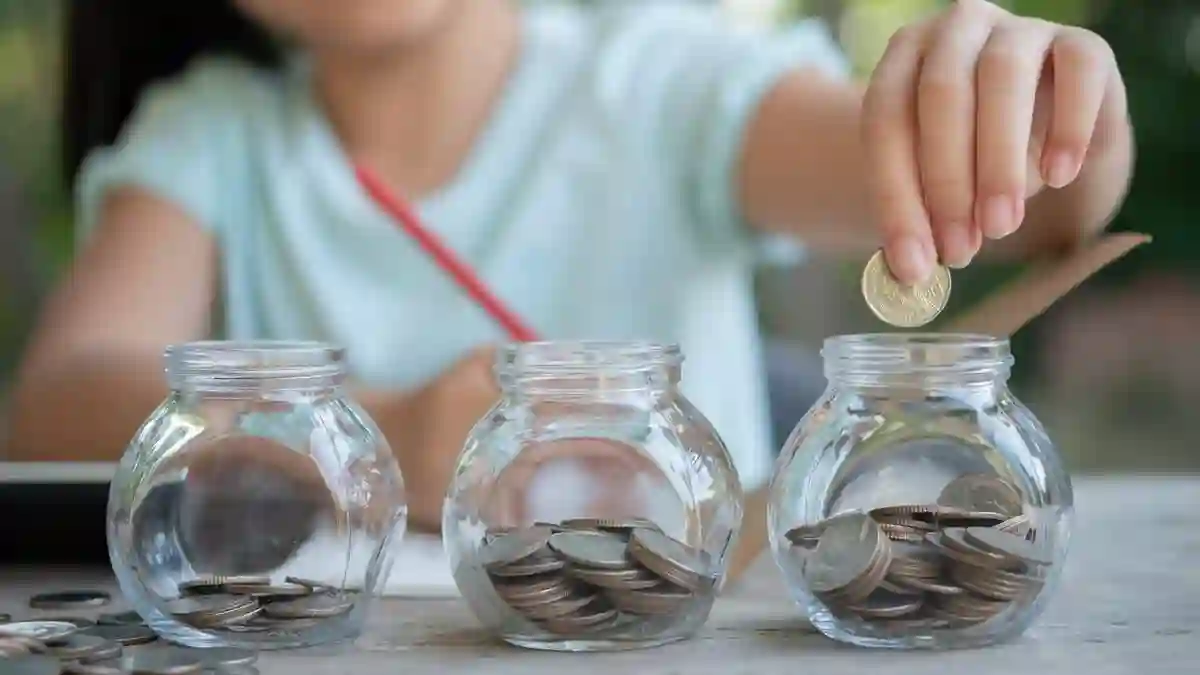 Menabung Sejak Dini Membantu Mencapai Tujuan Keuangan - Menyimpan uang kerap kali dikira selaku perihal kecil serta simpel.