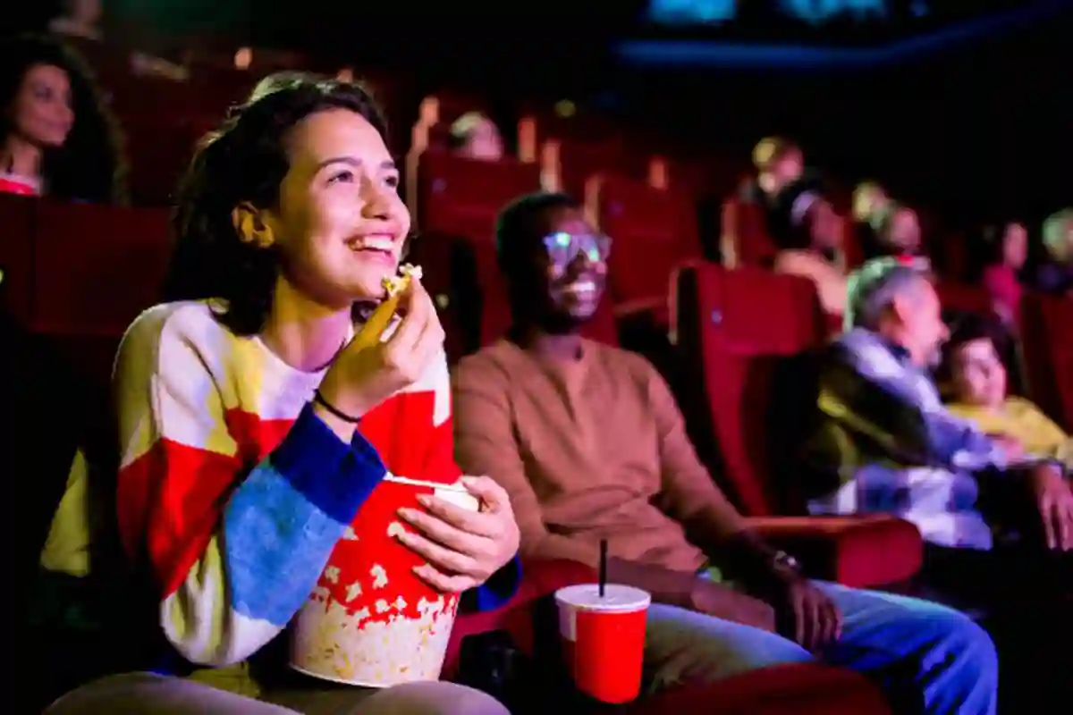 Menonton Film Komedi Membantu Mengurangi Rasa Stres