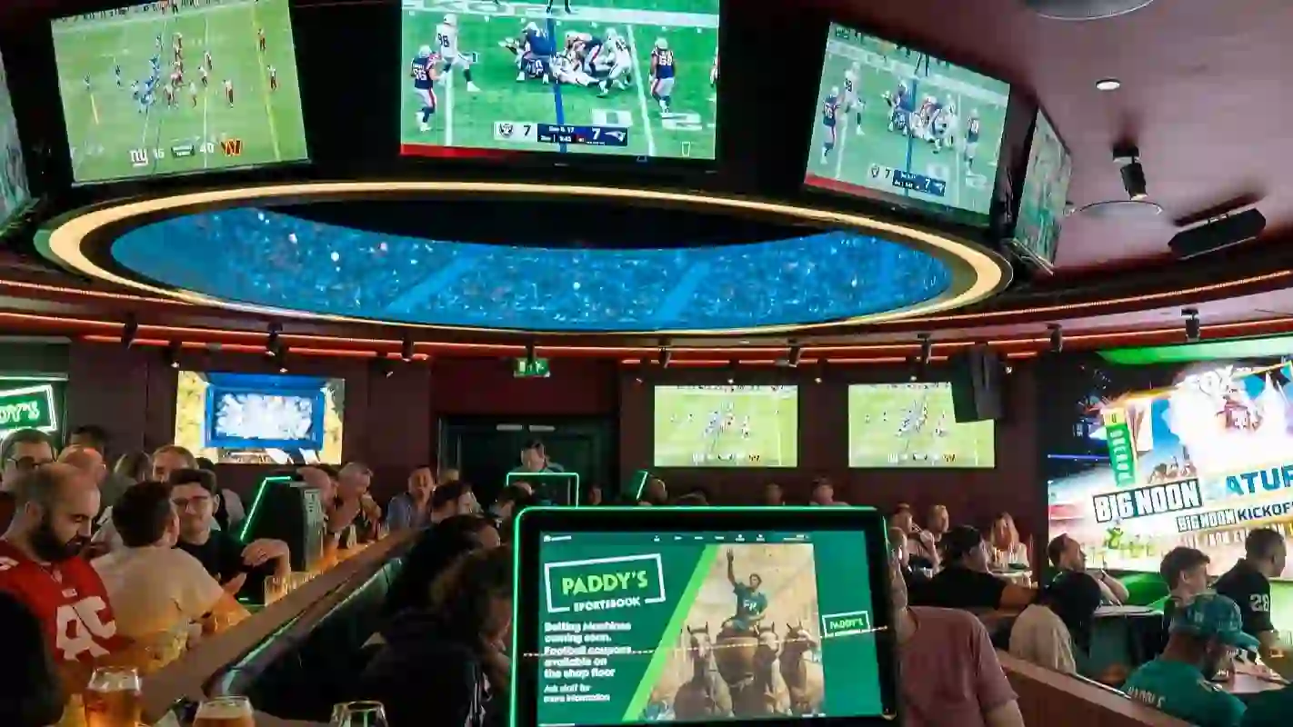 Paddy Power dan Hippodrome membuka sportsbook dalam kasino pertama di Inggris dengan peluncuran yang dibintangi selebriti