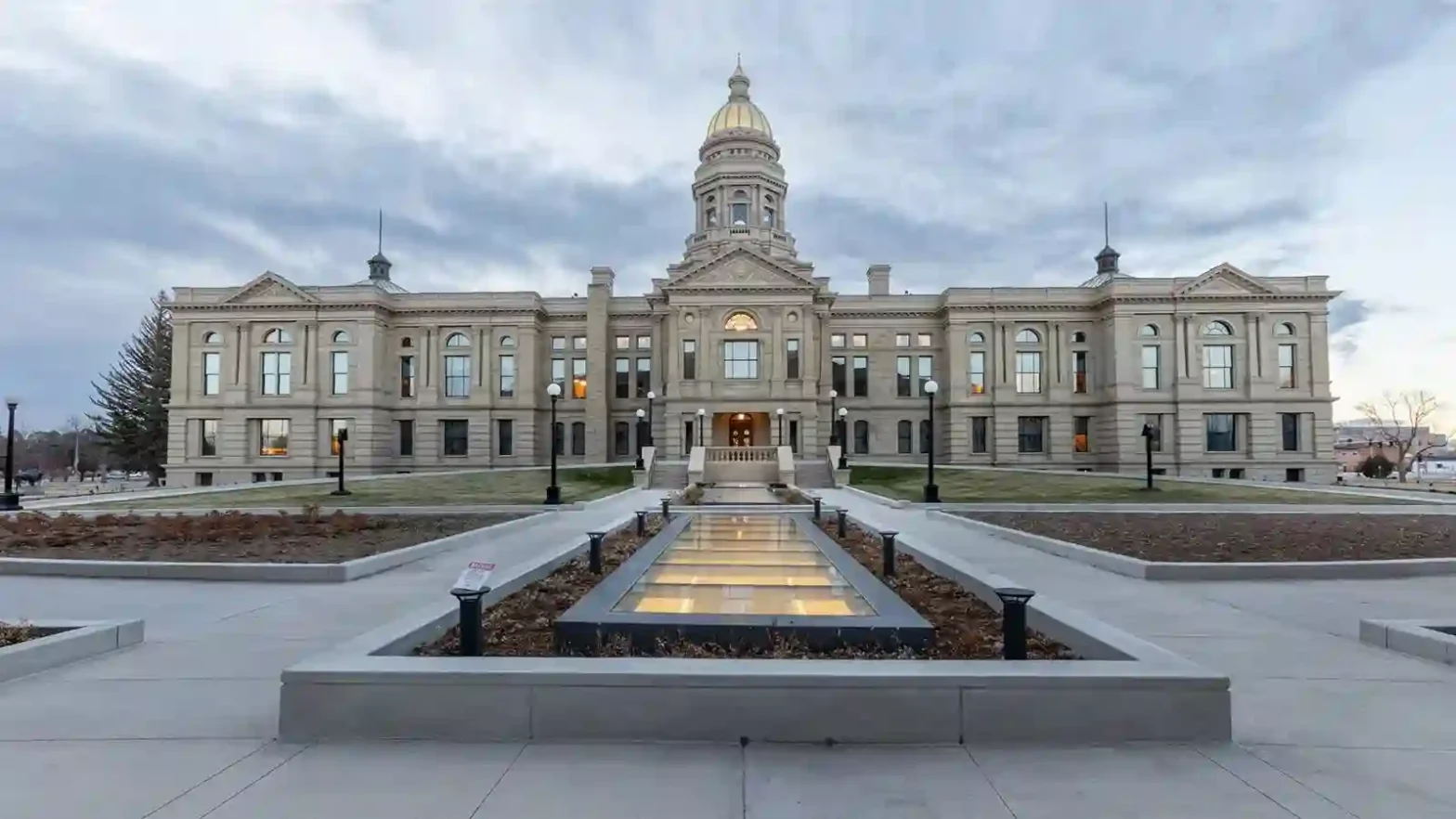 Anggota parlemen Wyoming memajukan regulasi perjudian, menolak batasan pada mesin Balap Kuda Bersejarah