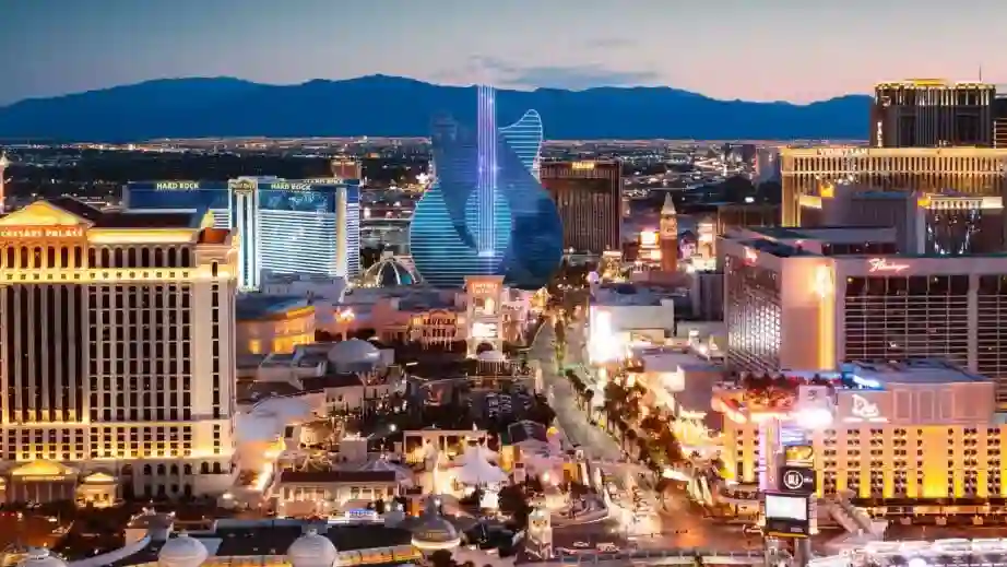 Guitar Tower di Hard Rock Las Vegas sesuai rencana untuk dibuka pada tahun 2027, melampaui setengah dari target yang telah ditetapkan